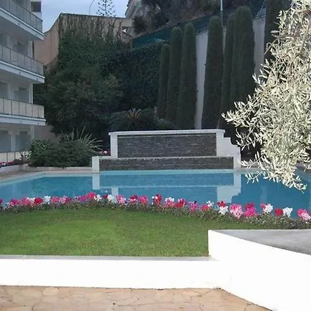 Menton: 3p Avec Terrasse, Parking, Proche Plages Et Centre - Fr-1-196-230 *