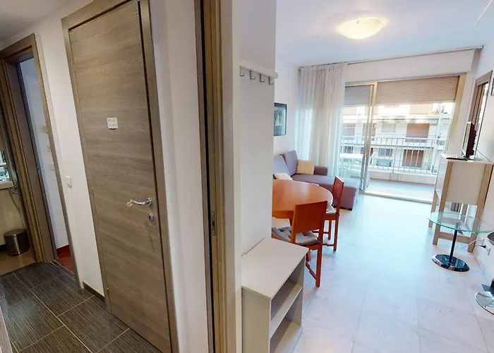 Menton: 3p Avec Terrasse, Parking, Proche Plages Et Centre - Fr-1-196-230